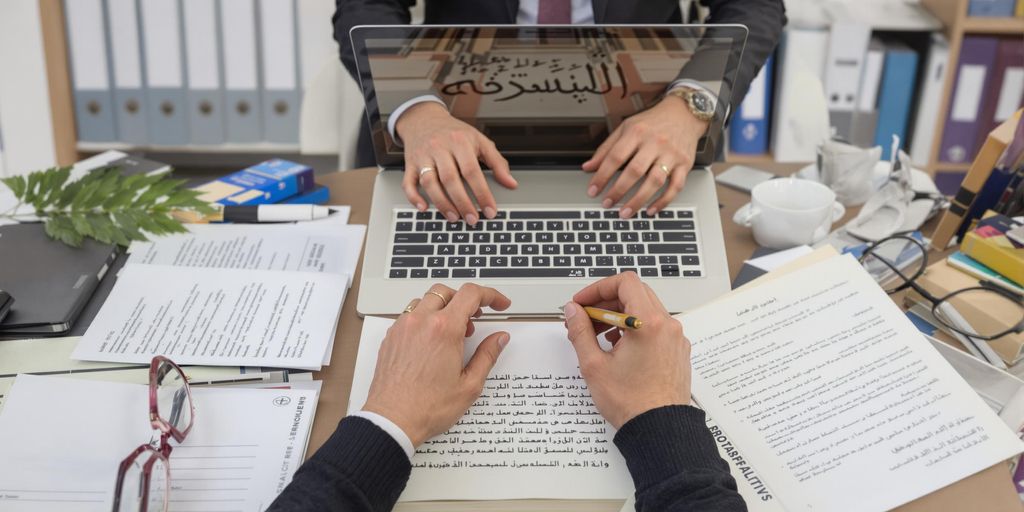 Arapça yeminli tercüman çalışma ortamı.