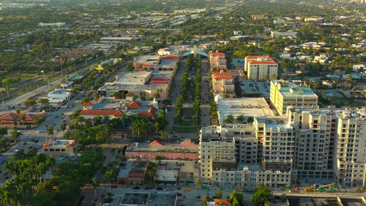 Stroll Through Mizner Park