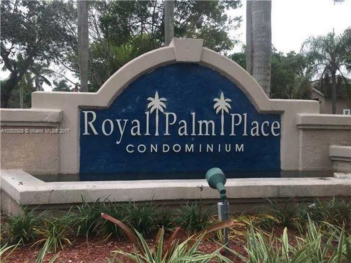 Royal Palm Place: A Haven for Boutique Enthusiasts