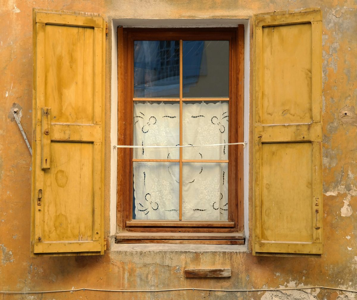 Evaluating the Effectiveness of Various Window Cleaning Equipment