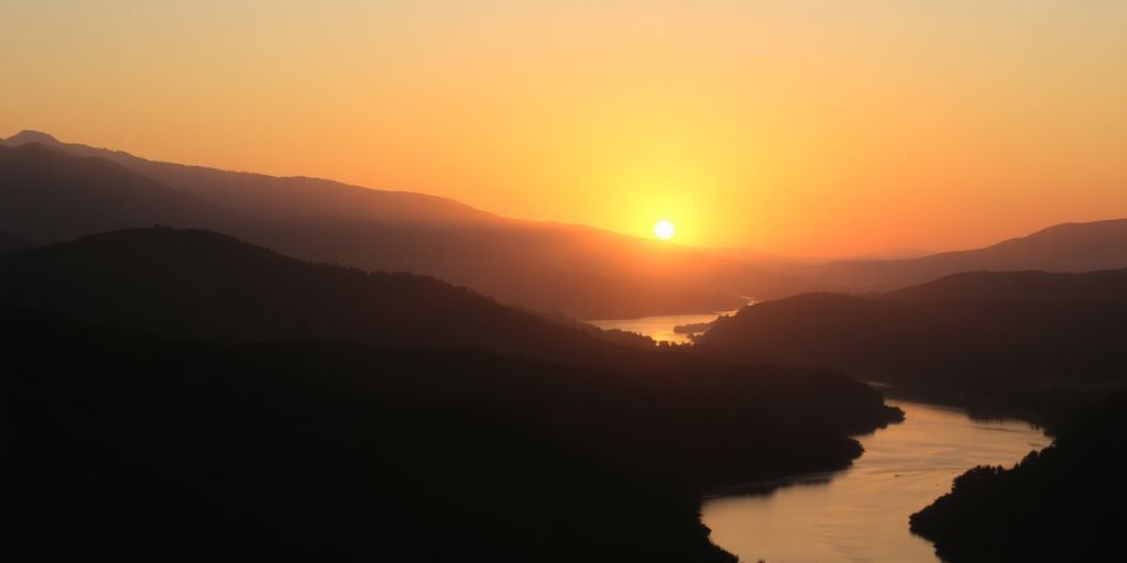 Beruhigende Landschaft mit Sonnenaufgang und stillem Wasser.