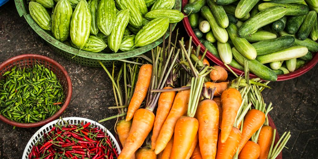 bundle of assorted vegetable lot
