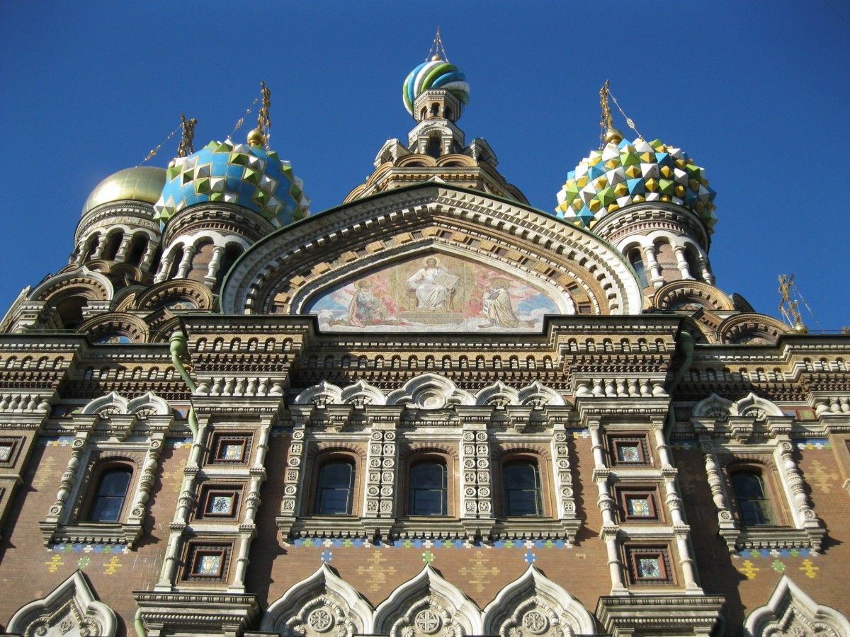 Culinary Chronicles: St. Petersburg's Gastronomic Journey