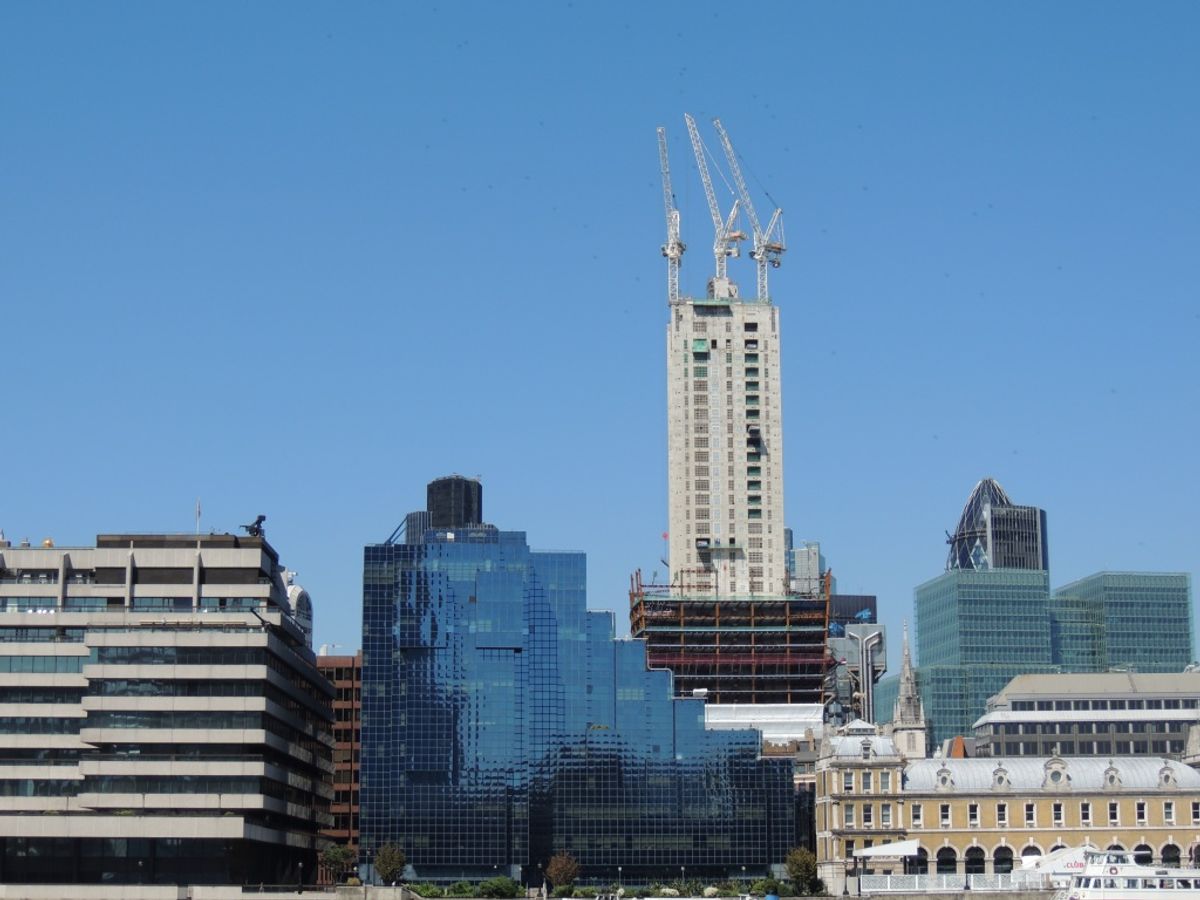 What are the big 5 law firms in the UK? 3 3. Freshfields Bruckhaus Deringer
