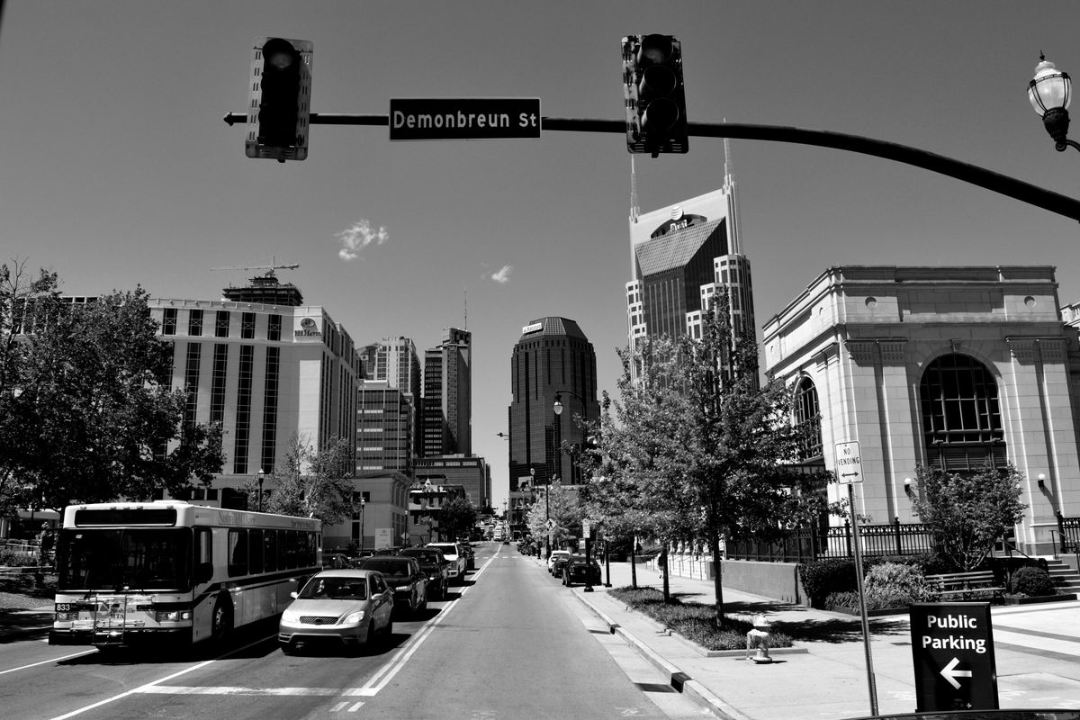 Nashville's Nightlife: From Shopping to Sipping