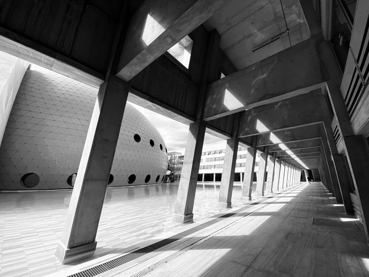 a black and white photo of an empty building