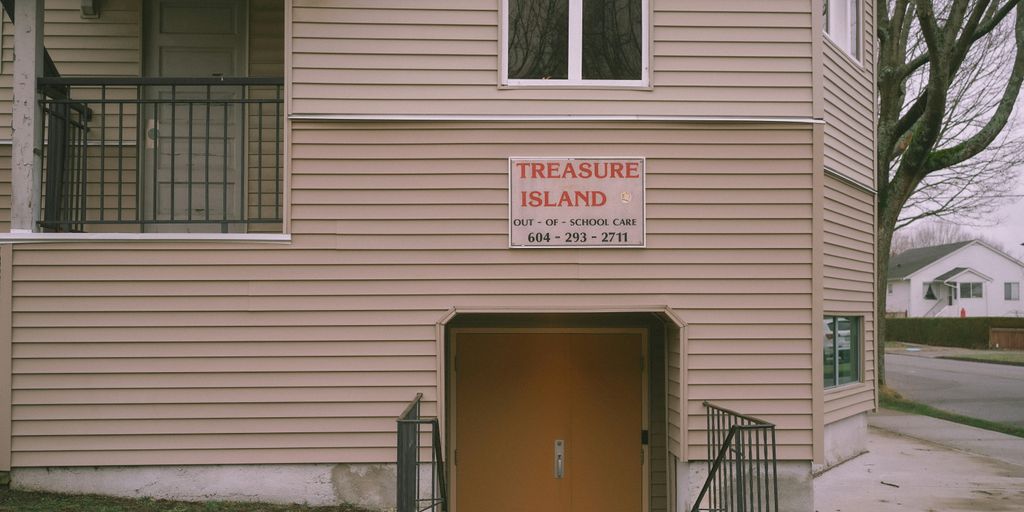 there is a sign on the side of a building