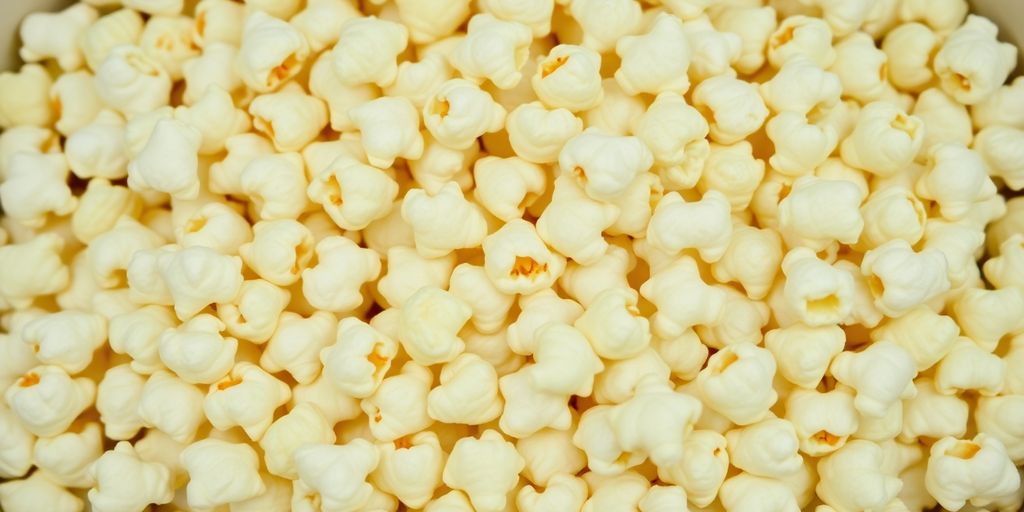 Bowl of fluffy popcorn.