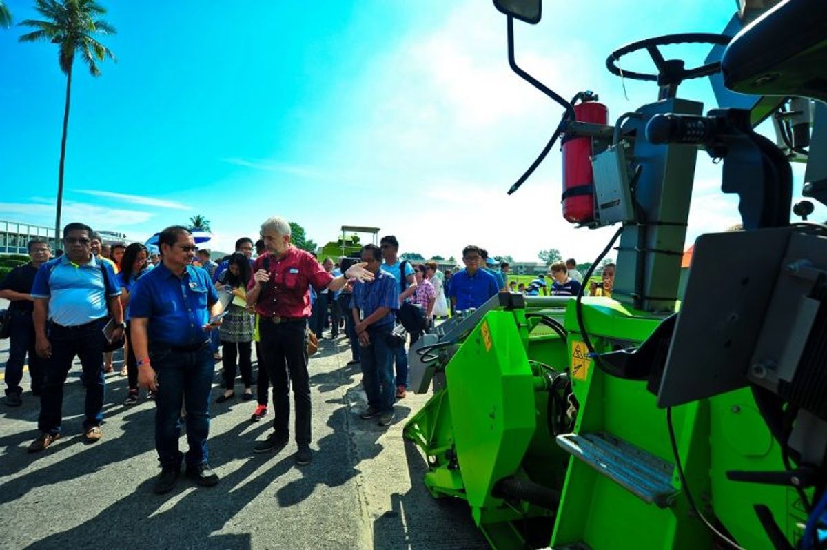 The Synergy of AI and Human Expertise: Collaborative Advancements in Business