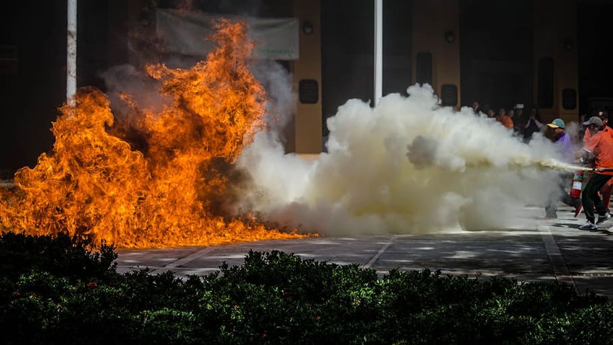 איך מפעילים מטף כיבוי