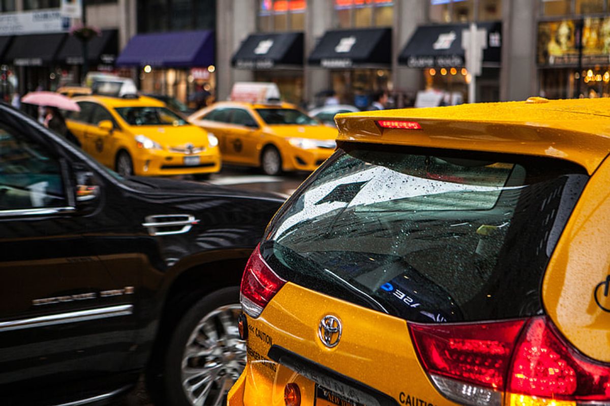 Tips for Saving on Airport Taxi Costs