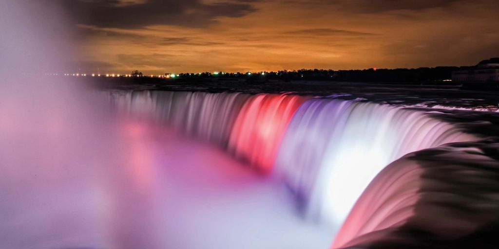 Niagara Falls night light show