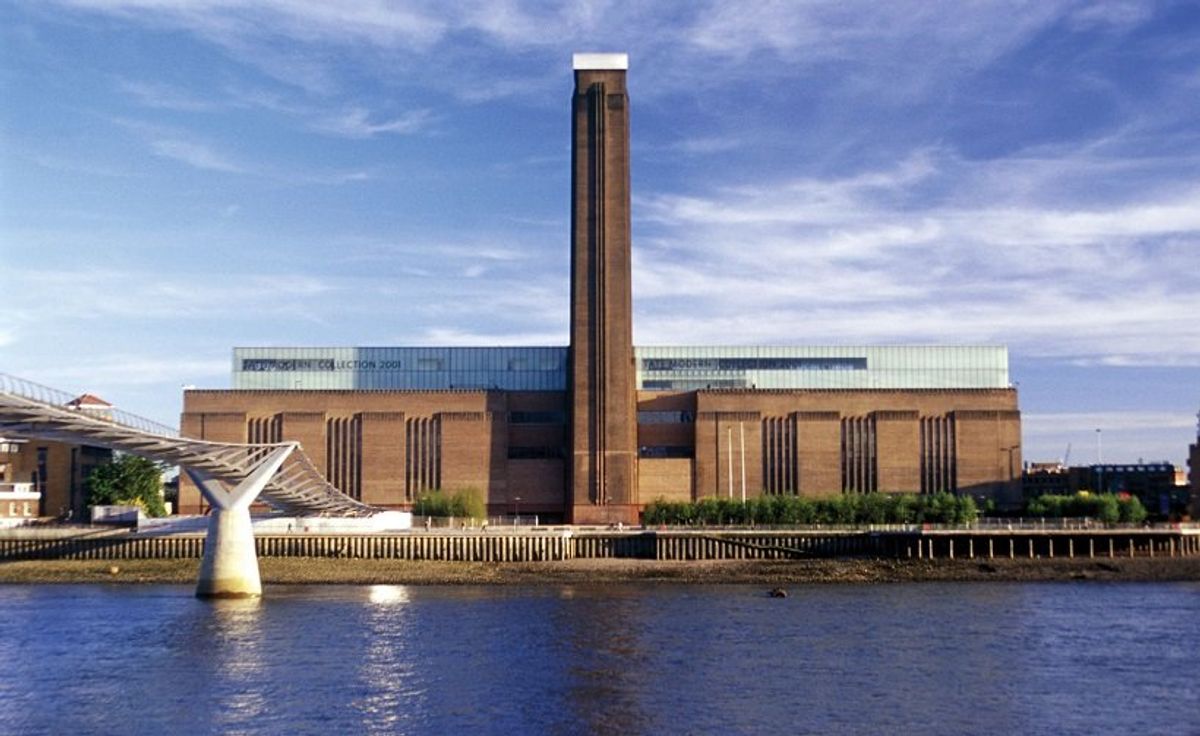 What are the big 5 law firms in the UK? 4 4. Slaughter and May