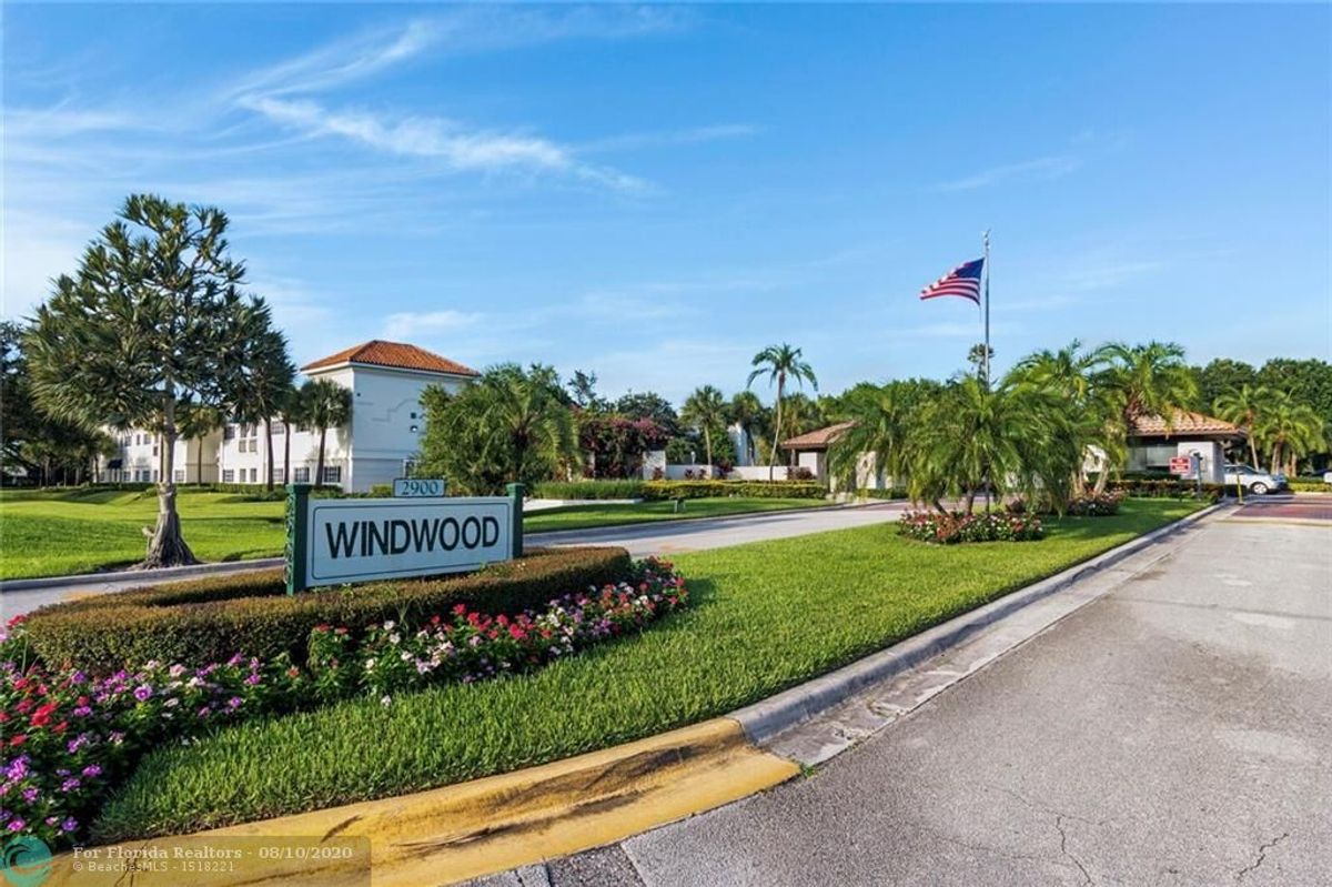 Lunchtime Locales: Best Spots for a Midday Meal in Boca
