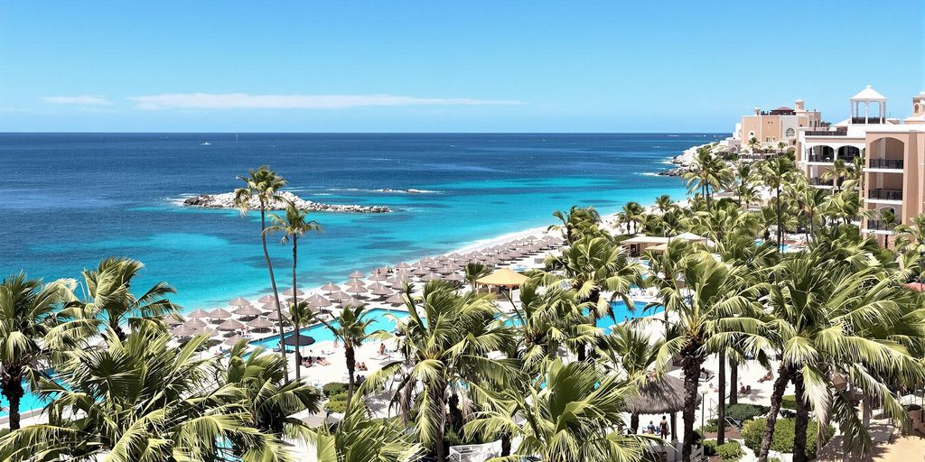 Luxurious beachfront view at Zoetry Casa del Mar.