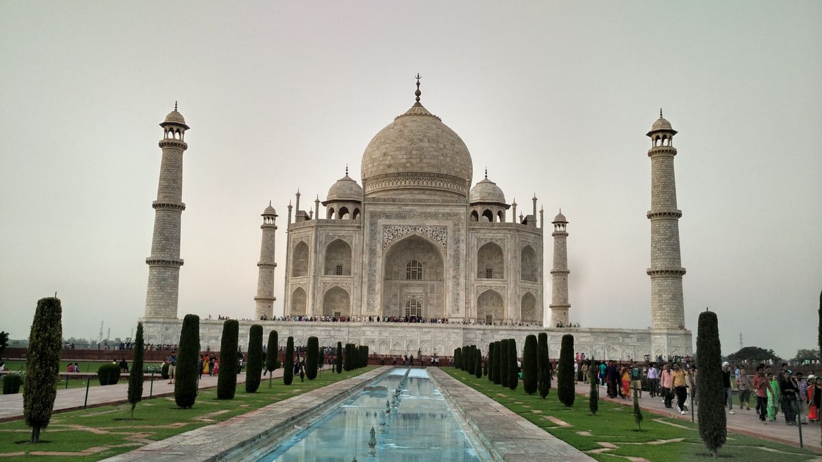 Agra's Cultural Tapestry