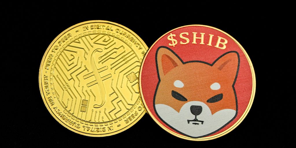 a close up of a coin with a dog on it