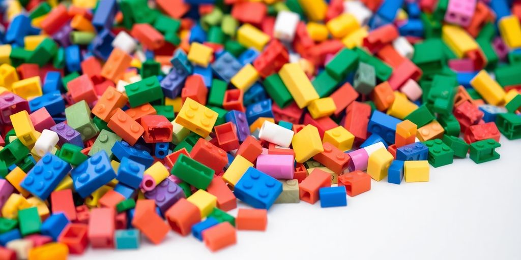 Loose Lego bricks in a pile.