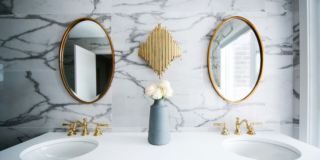 white ceramic sink