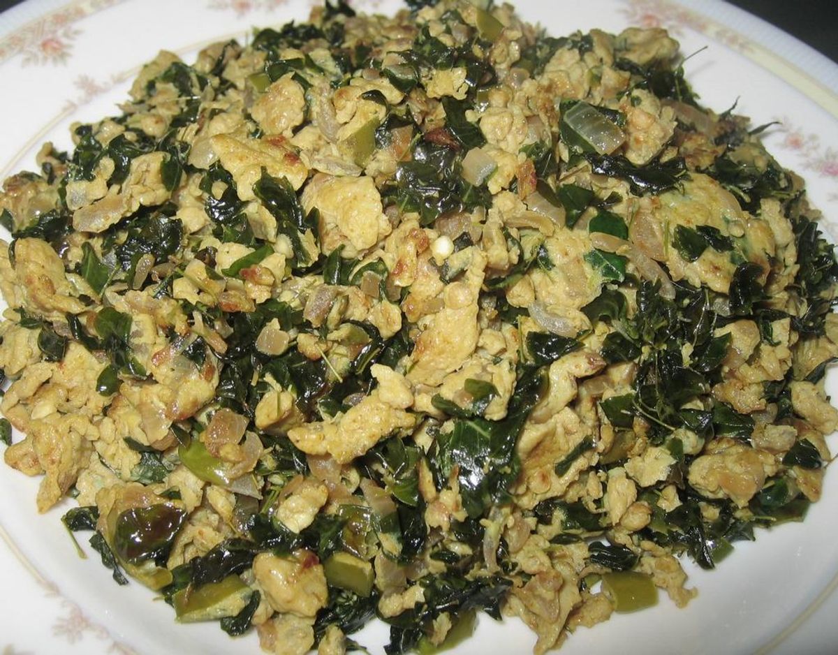 6. Goreng kacang dan daun jeruk
