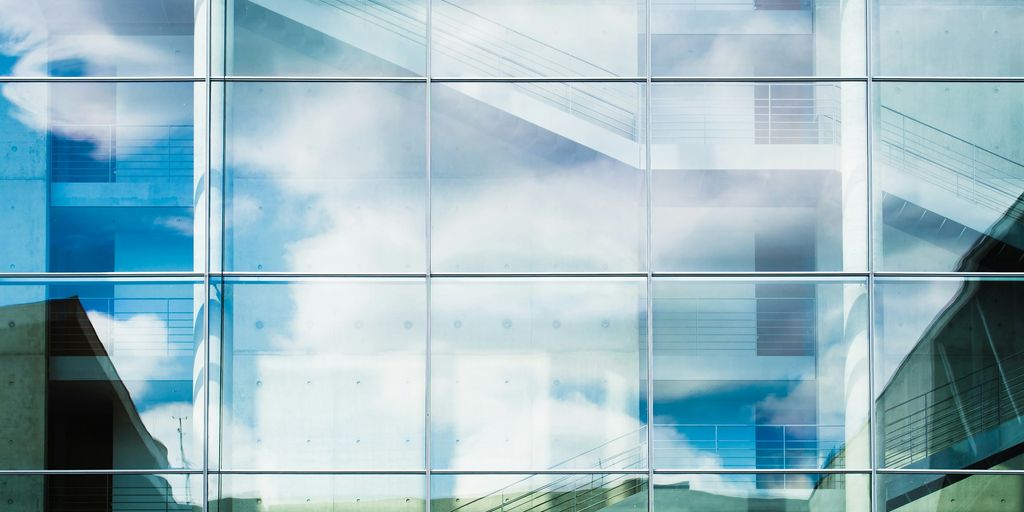 a building that has a lot of windows on it
