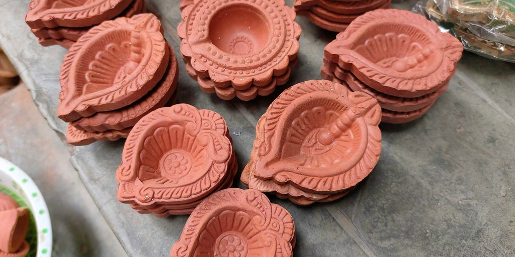 pink roses on gray wooden table