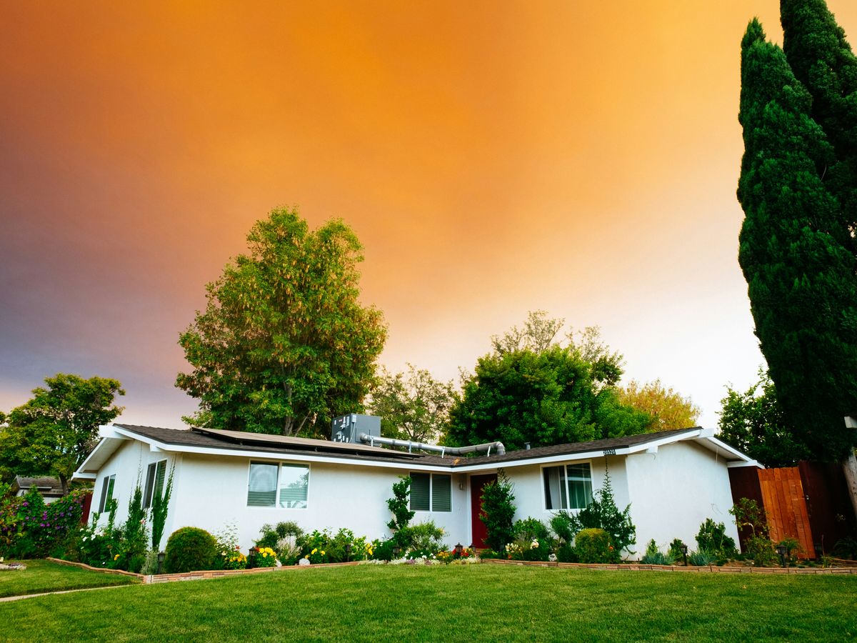 landscape photography of bungalow house
